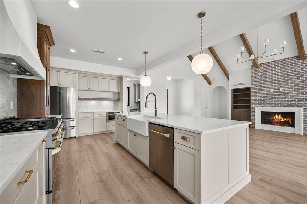 待售: $849,900 (4 贝兹, 2 浴室, 3003 平方英尺)