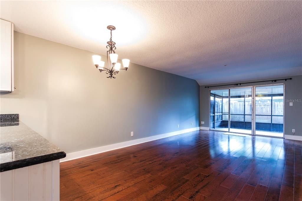 En Renta: $2,100 (3 camas, 2 baños, 1100 Pies cuadrados)