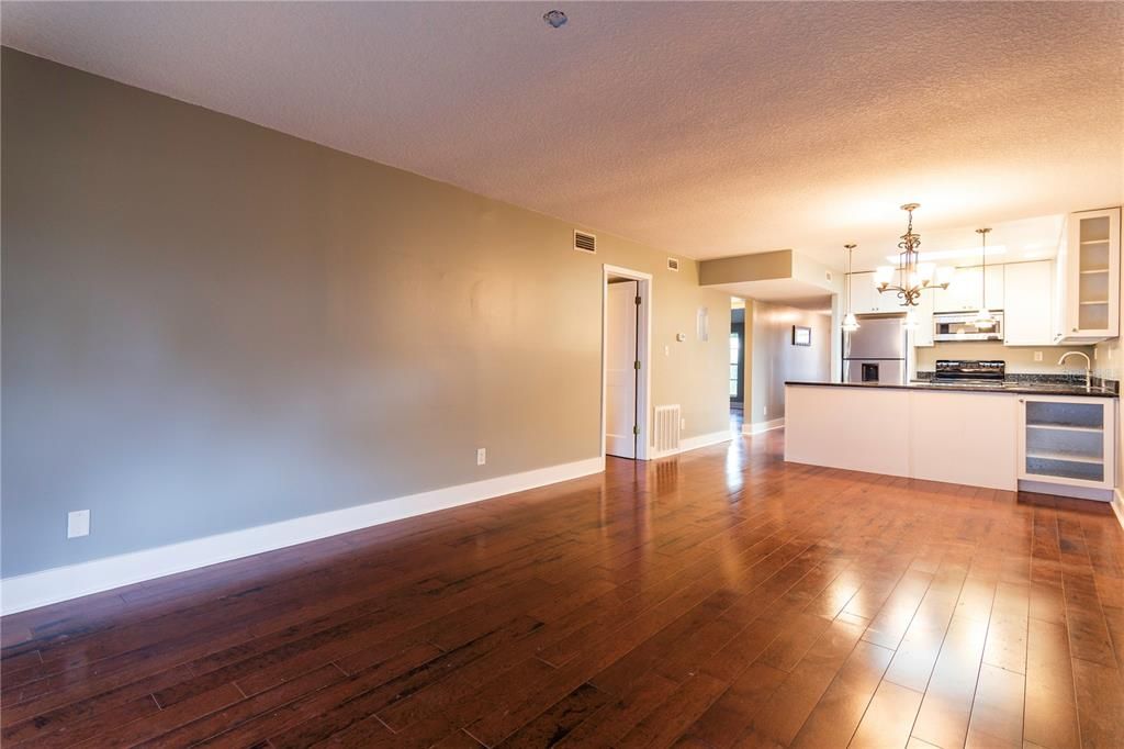 En Renta: $2,100 (3 camas, 2 baños, 1100 Pies cuadrados)