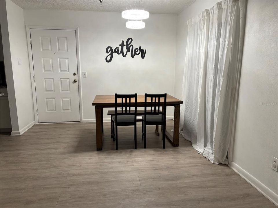 En Venta: $195,000 (2 camas, 2 baños, 1001 Pies cuadrados)