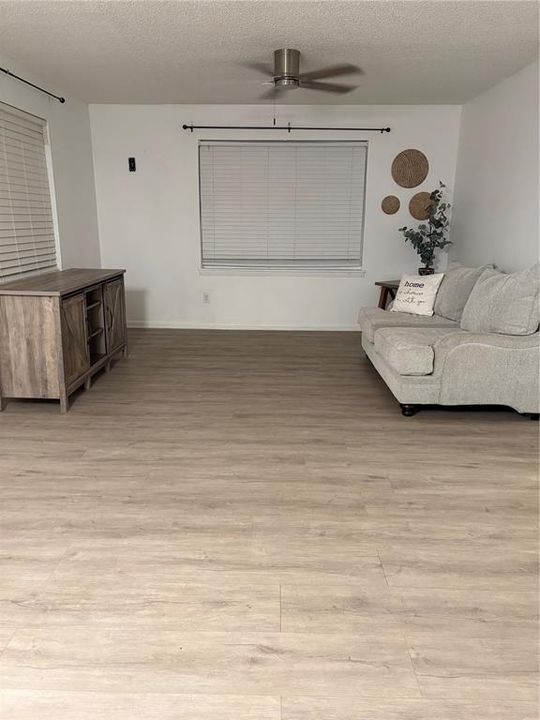 En Venta: $195,000 (2 camas, 2 baños, 1001 Pies cuadrados)