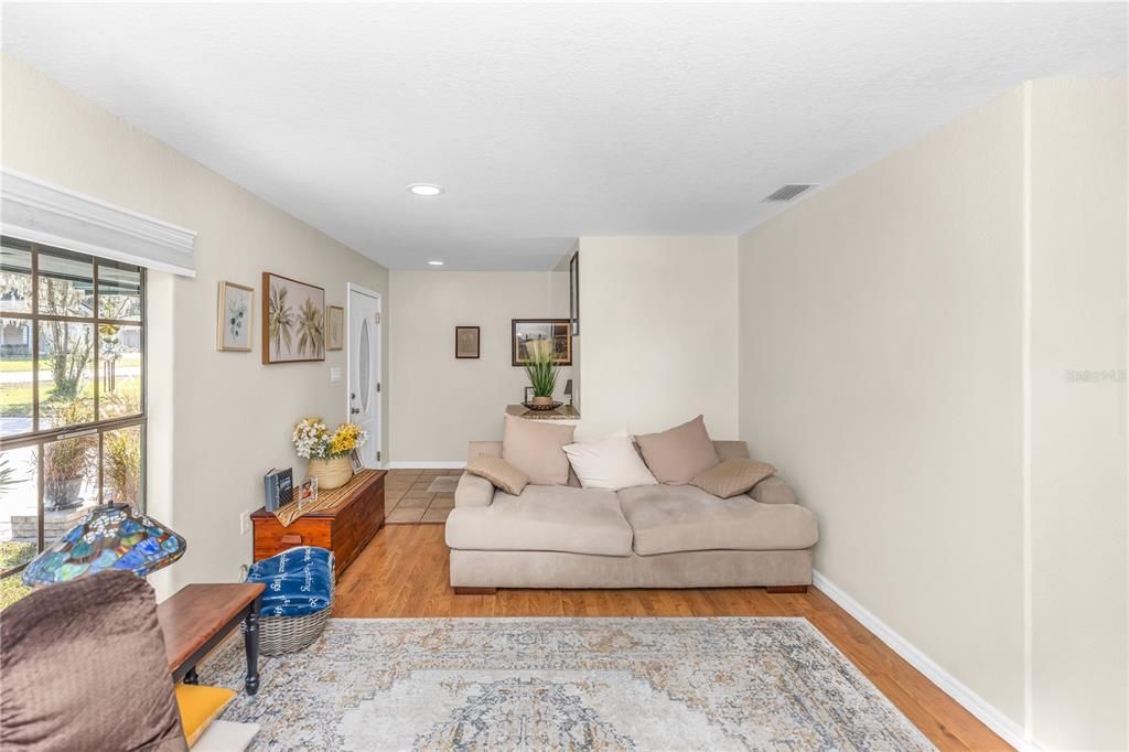 待售: $320,000 (3 贝兹, 2 浴室, 1544 平方英尺)