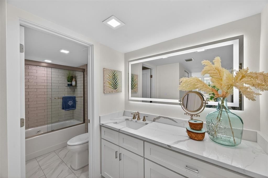 待售: $499,000 (2 贝兹, 2 浴室, 985 平方英尺)