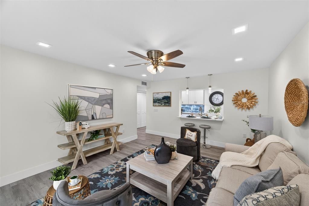 待售: $499,000 (2 贝兹, 2 浴室, 985 平方英尺)