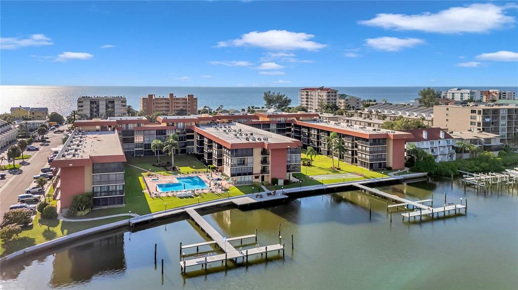 待售: $499,000 (2 贝兹, 2 浴室, 985 平方英尺)