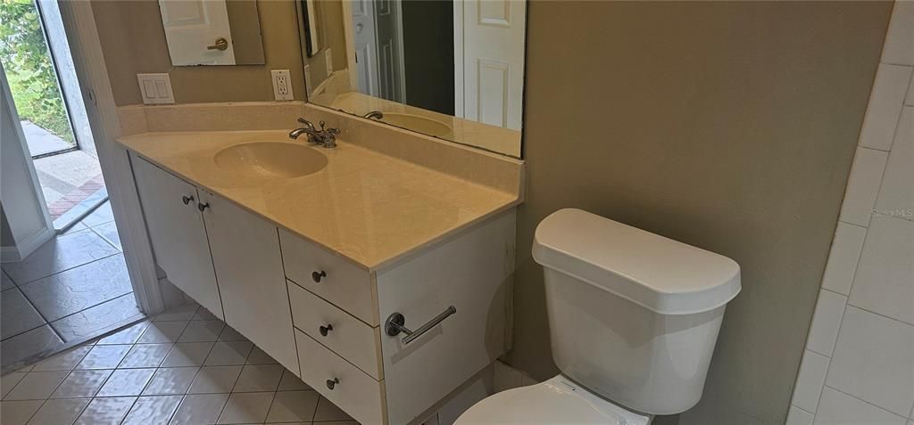 For Sale: $399,900 (3 beds, 2 baths, 1671 Square Feet)