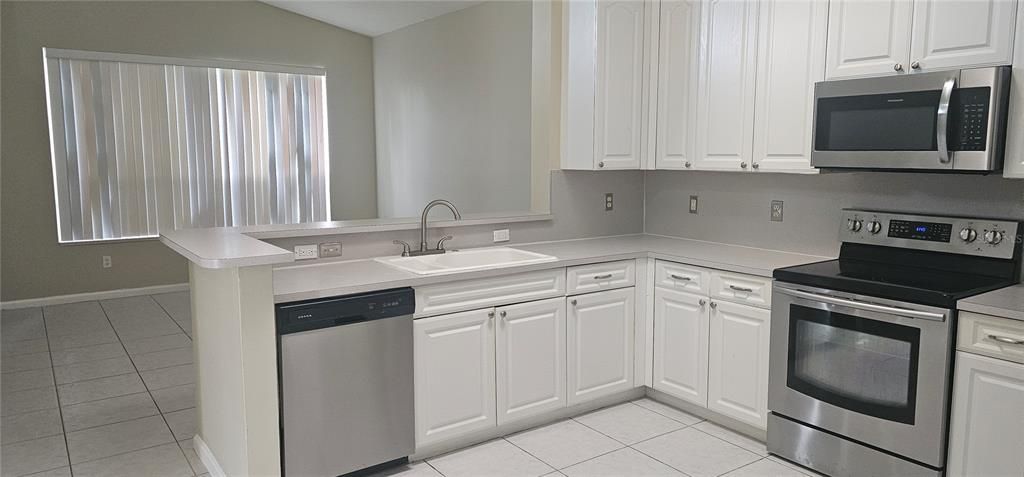 For Sale: $399,900 (3 beds, 2 baths, 1671 Square Feet)