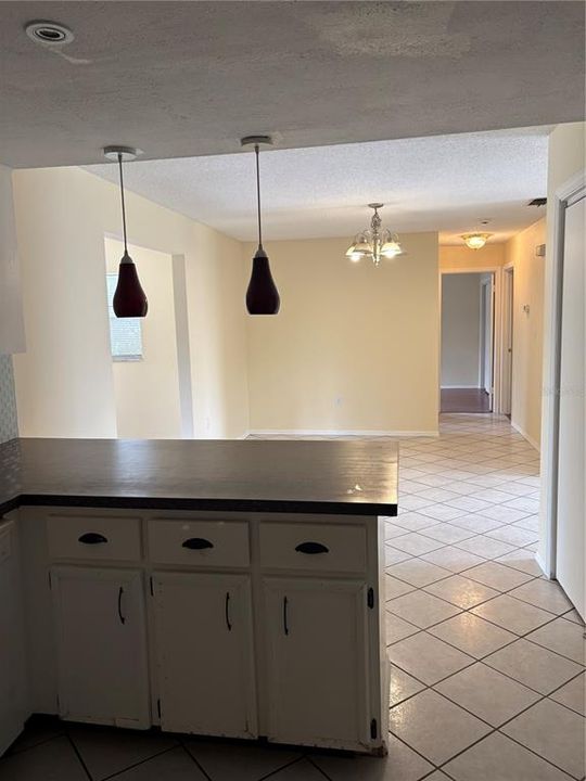 待售: $240,000 (3 贝兹, 2 浴室, 1356 平方英尺)