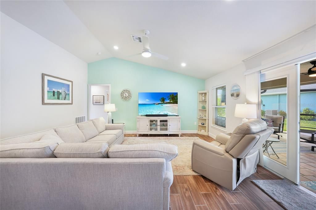 For Sale: $485,000 (4 beds, 2 baths, 1754 Square Feet)