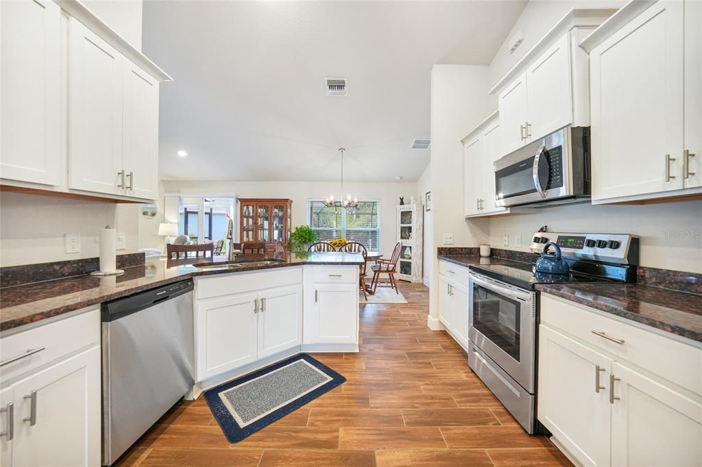 For Sale: $485,000 (4 beds, 2 baths, 1754 Square Feet)