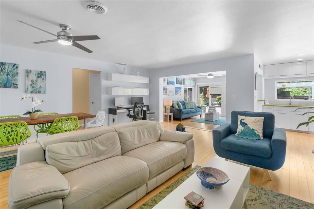 待售: $775,000 (2 贝兹, 1 浴室, 1140 平方英尺)