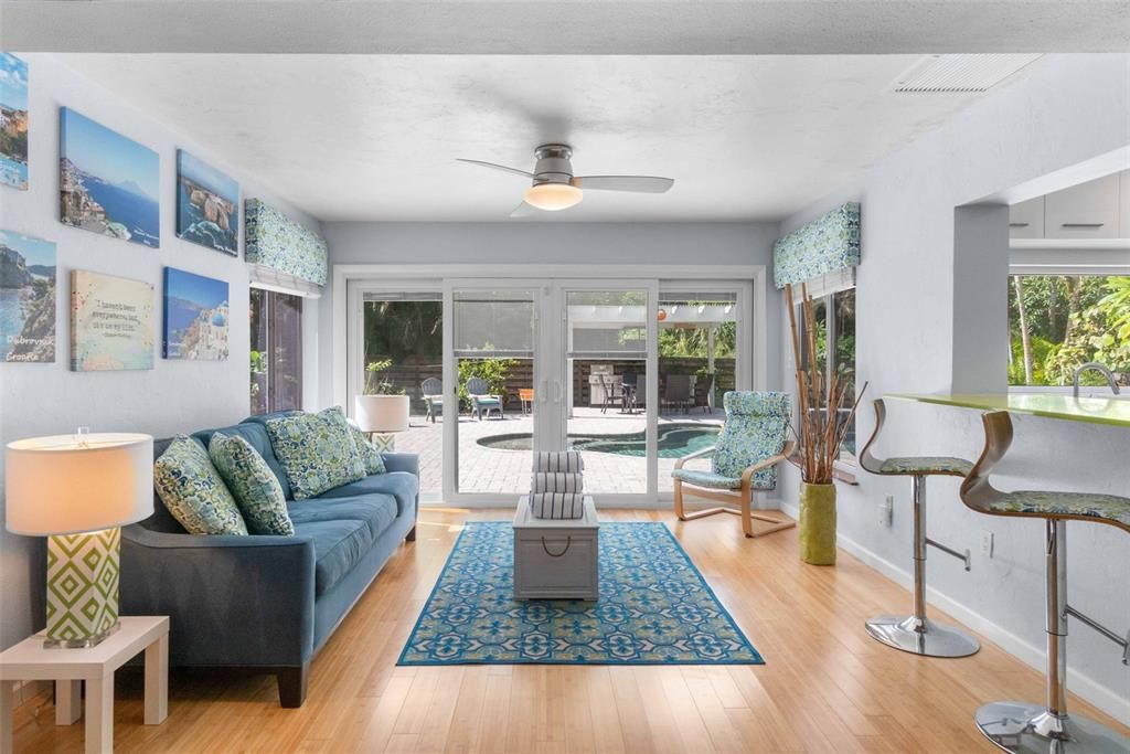 待售: $775,000 (2 贝兹, 1 浴室, 1140 平方英尺)