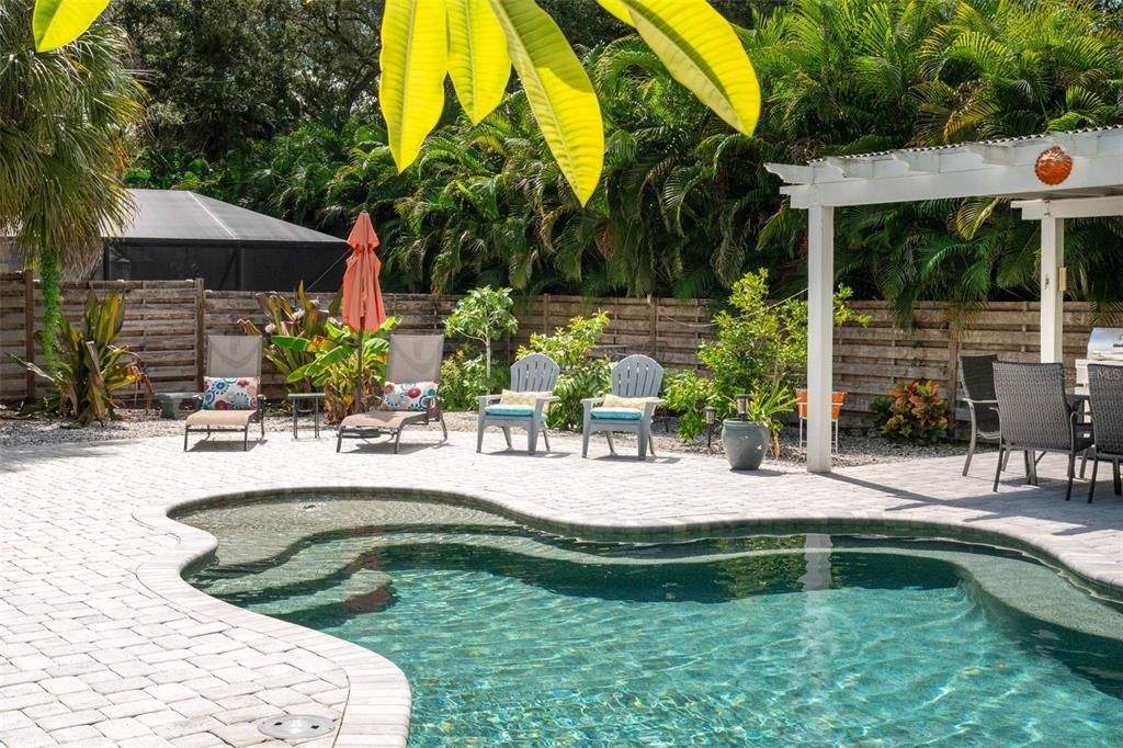 待售: $775,000 (2 贝兹, 1 浴室, 1140 平方英尺)