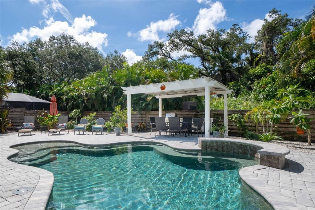 待售: $775,000 (2 贝兹, 1 浴室, 1140 平方英尺)