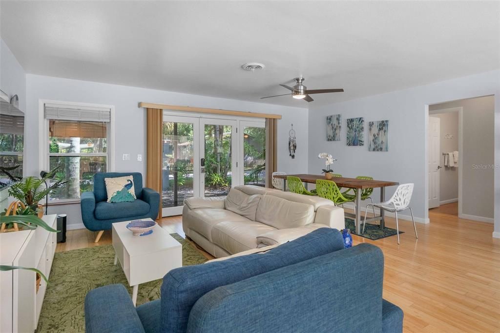 待售: $775,000 (2 贝兹, 1 浴室, 1140 平方英尺)