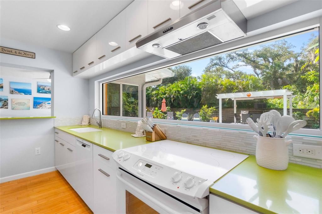 待售: $775,000 (2 贝兹, 1 浴室, 1140 平方英尺)