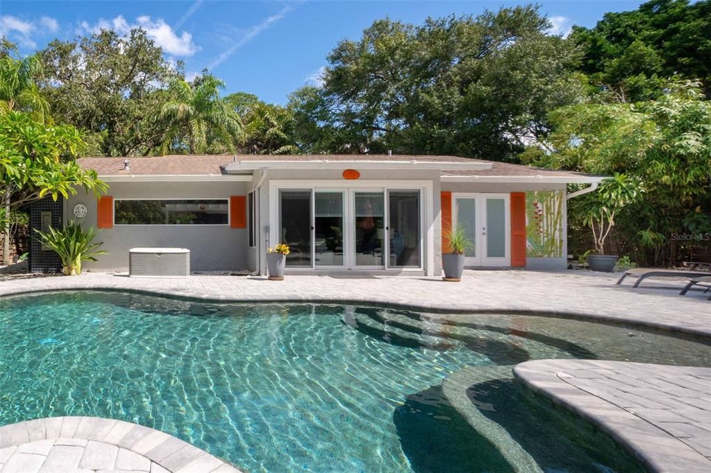 待售: $775,000 (2 贝兹, 1 浴室, 1140 平方英尺)