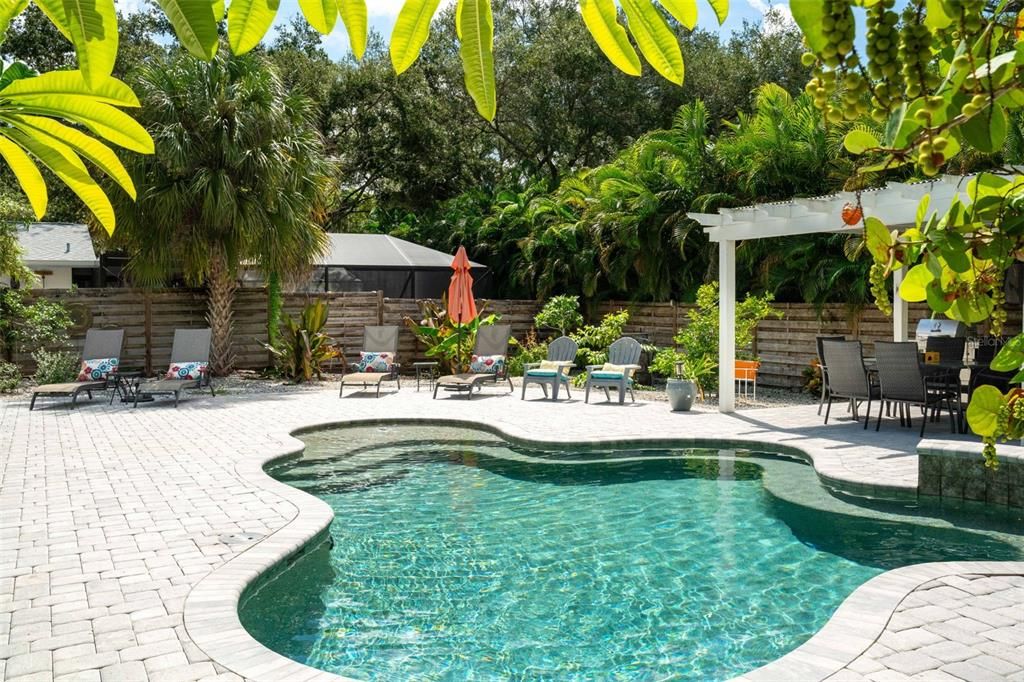 待售: $775,000 (2 贝兹, 1 浴室, 1140 平方英尺)