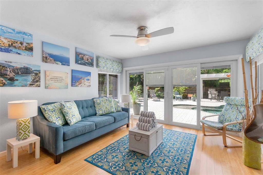 待售: $775,000 (2 贝兹, 1 浴室, 1140 平方英尺)