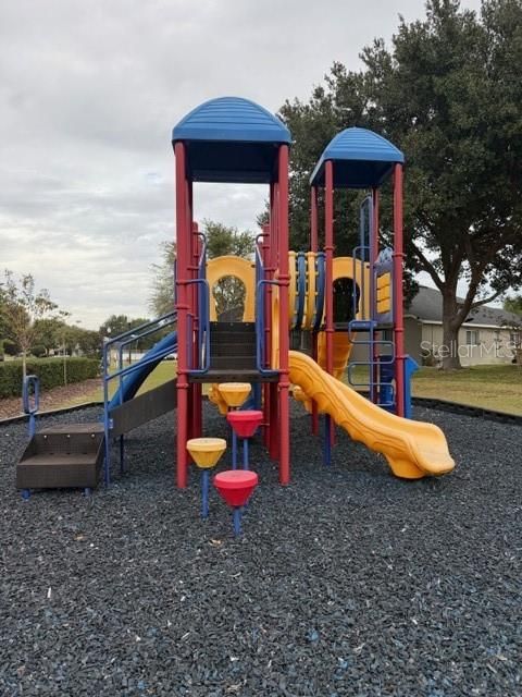 For Sale: $535,000 (5 beds, 3 baths, 2539 Square Feet)