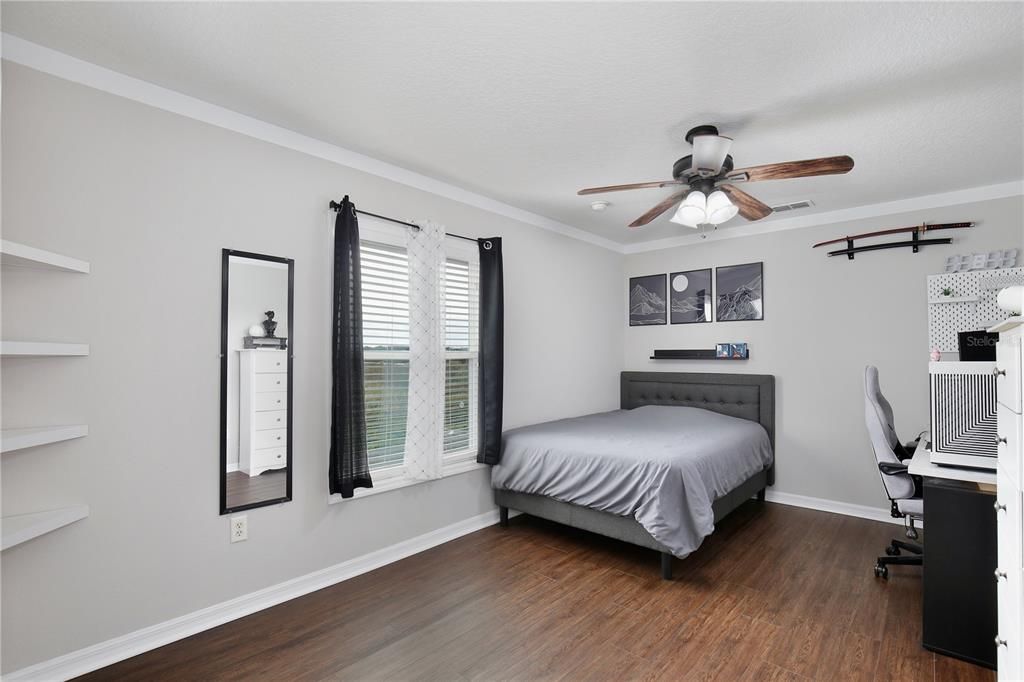 For Sale: $535,000 (5 beds, 3 baths, 2539 Square Feet)