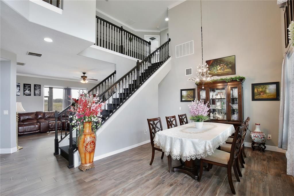 For Sale: $535,000 (5 beds, 3 baths, 2539 Square Feet)