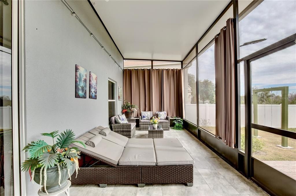 For Sale: $535,000 (5 beds, 3 baths, 2539 Square Feet)