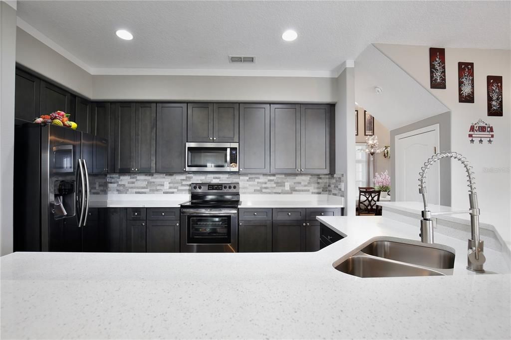 For Sale: $535,000 (5 beds, 3 baths, 2539 Square Feet)