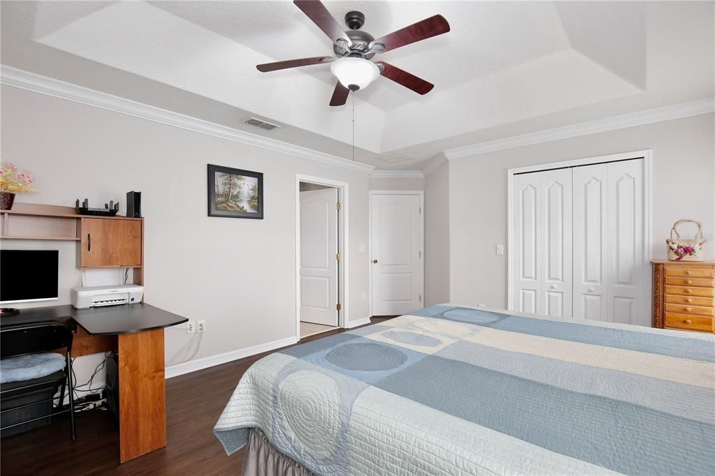 For Sale: $535,000 (5 beds, 3 baths, 2539 Square Feet)