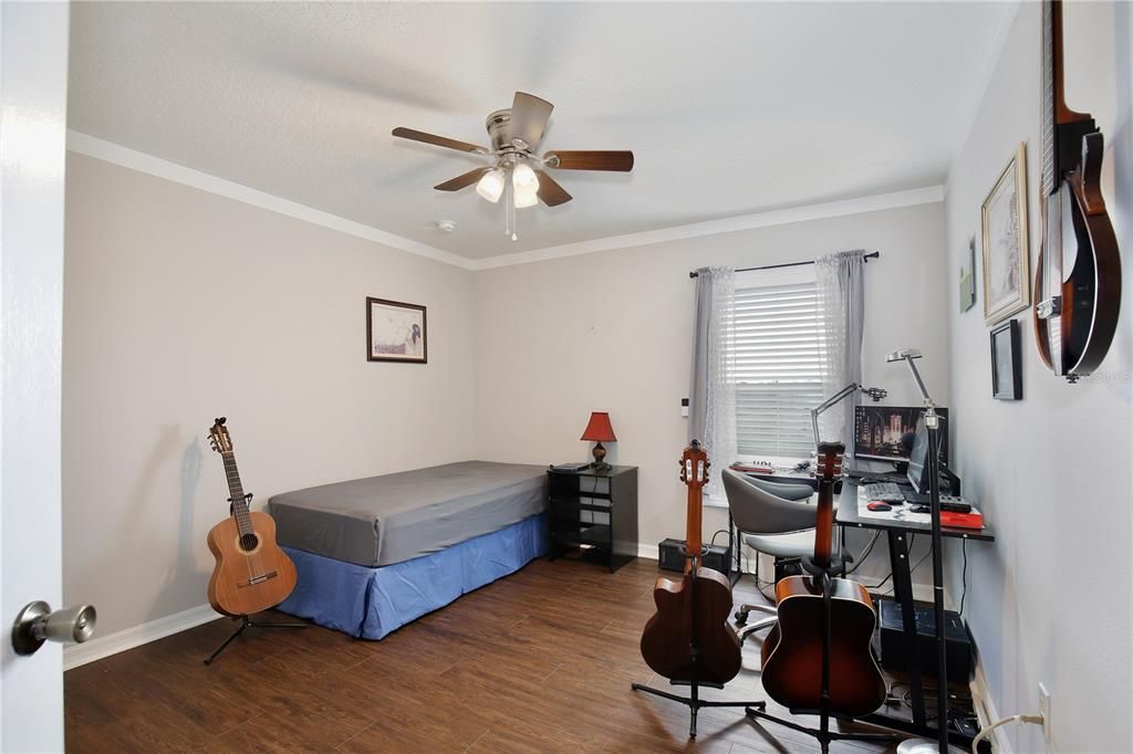 For Sale: $535,000 (5 beds, 3 baths, 2539 Square Feet)