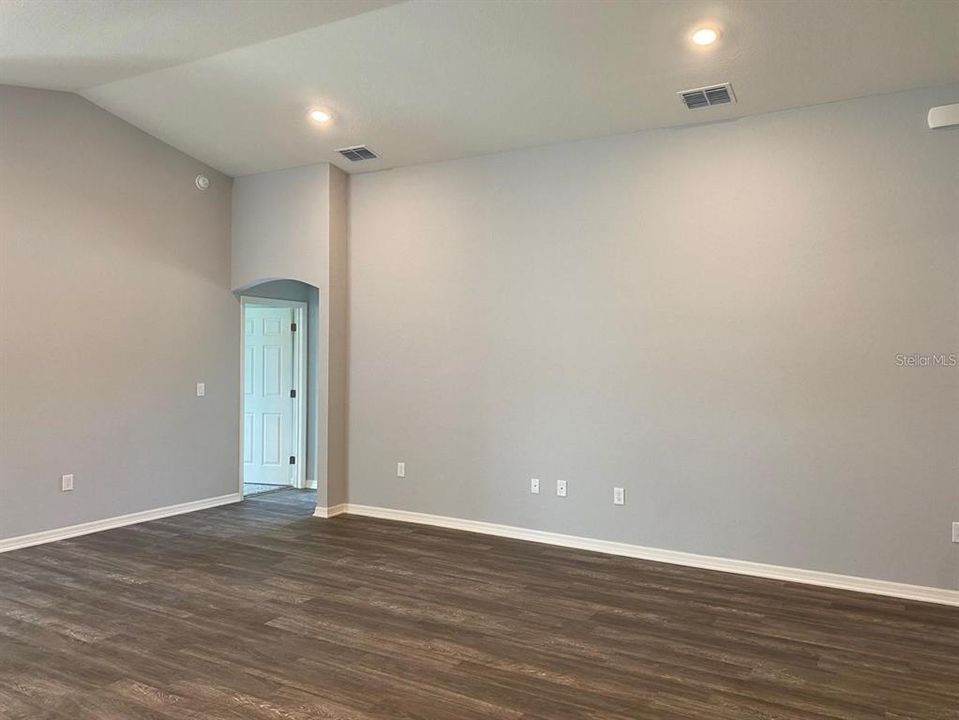 En Renta: $2,400 (3 camas, 2 baños, 1818 Pies cuadrados)