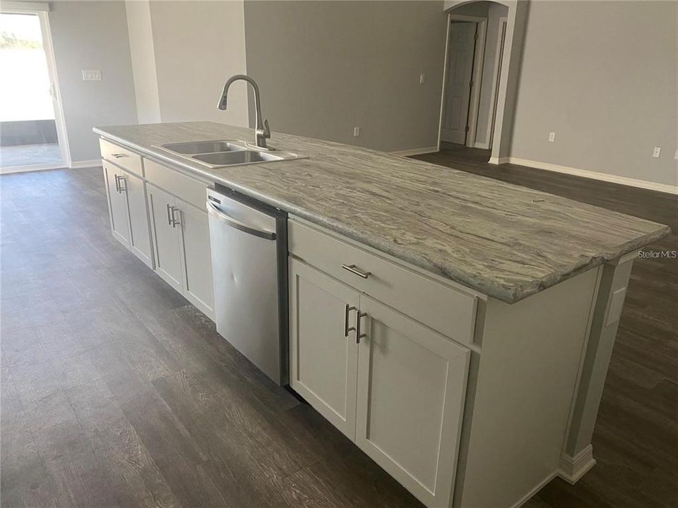 En Renta: $2,400 (3 camas, 2 baños, 1818 Pies cuadrados)