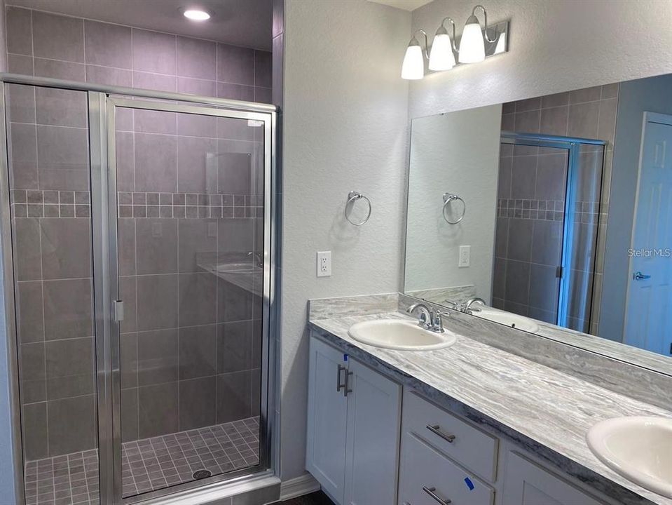 En Renta: $2,400 (3 camas, 2 baños, 1818 Pies cuadrados)