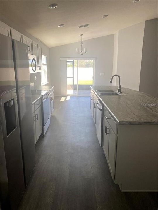 En Renta: $2,400 (3 camas, 2 baños, 1818 Pies cuadrados)