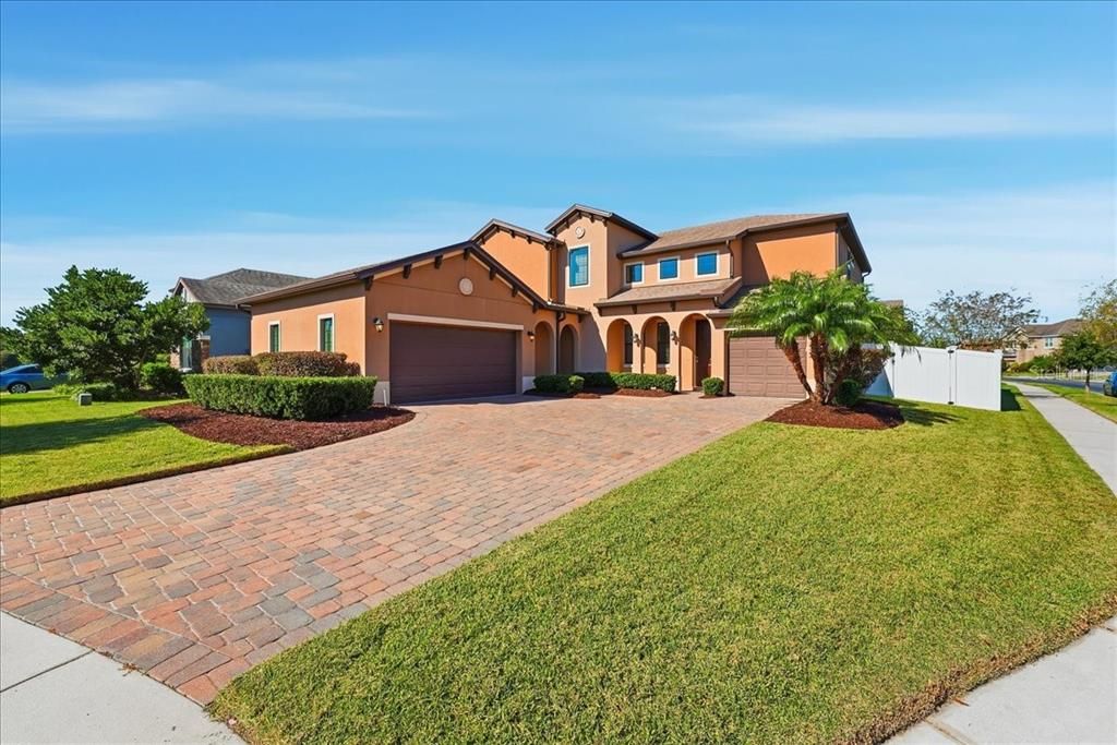 For Sale: $689,900 (4 beds, 3 baths, 3070 Square Feet)