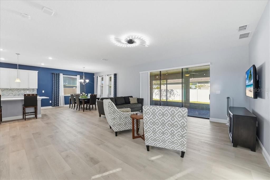 For Sale: $689,900 (4 beds, 3 baths, 3070 Square Feet)