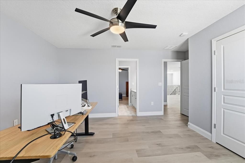 For Sale: $689,900 (4 beds, 3 baths, 3070 Square Feet)