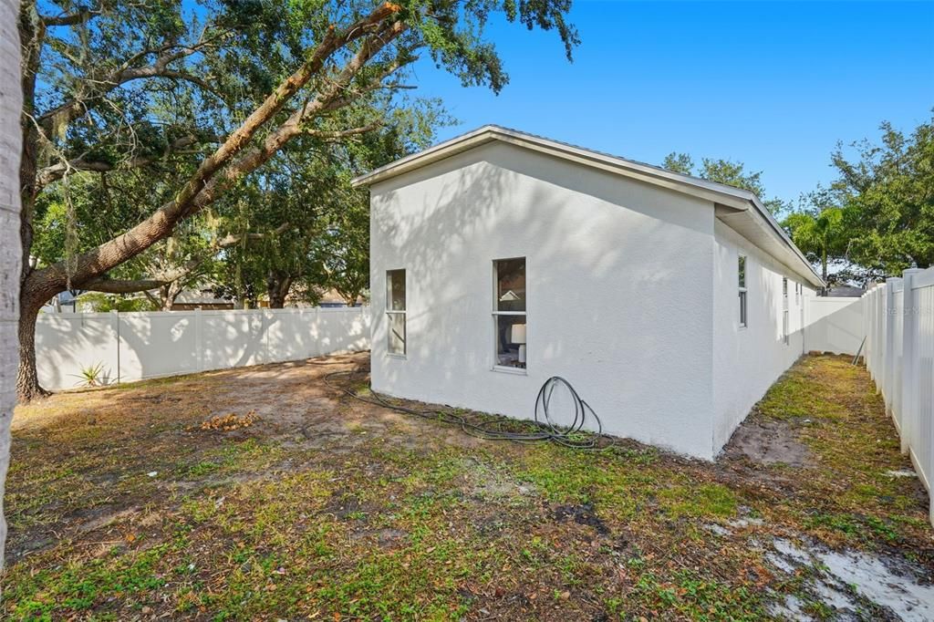 For Sale: $330,000 (3 beds, 2 baths, 1170 Square Feet)