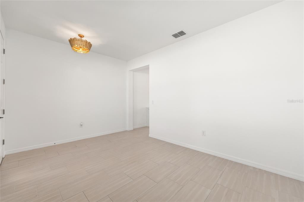 待售: $395,000 (4 贝兹, 2 浴室, 2409 平方英尺)