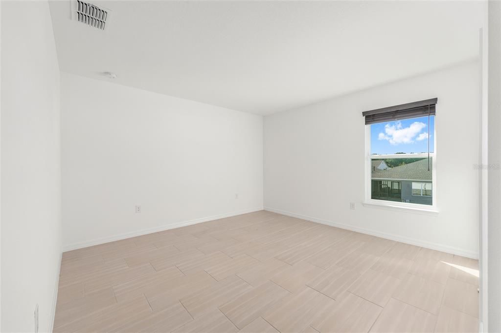 待售: $395,000 (4 贝兹, 2 浴室, 2409 平方英尺)