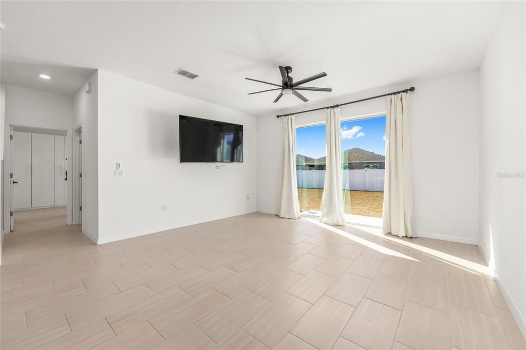 待售: $395,000 (4 贝兹, 2 浴室, 2409 平方英尺)