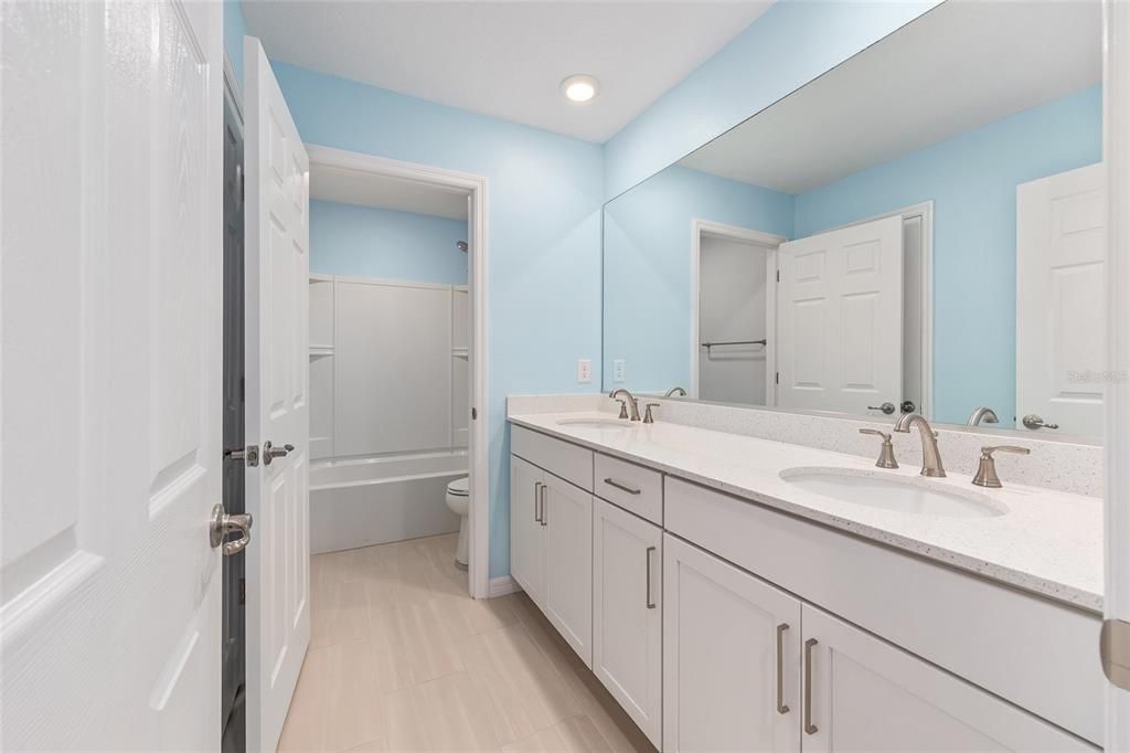 待售: $395,000 (4 贝兹, 2 浴室, 2409 平方英尺)