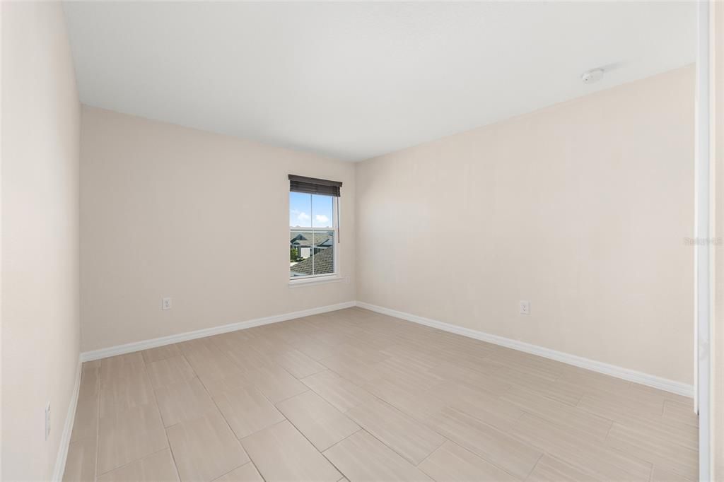 待售: $395,000 (4 贝兹, 2 浴室, 2409 平方英尺)