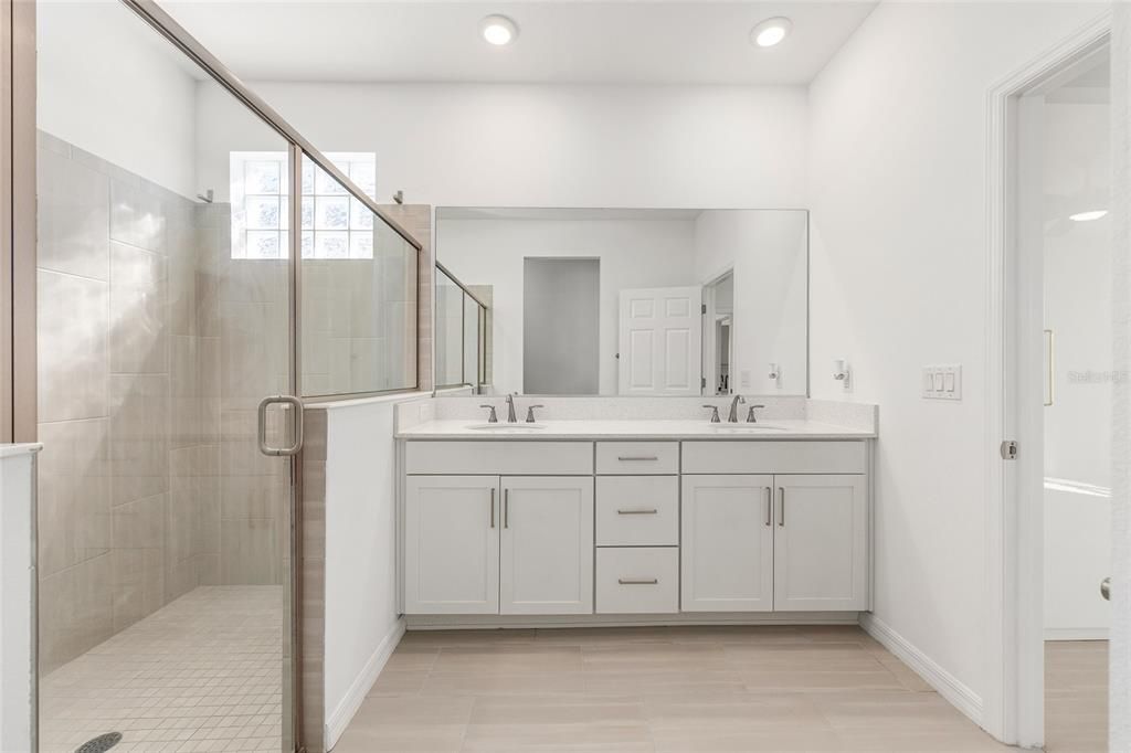 待售: $395,000 (4 贝兹, 2 浴室, 2409 平方英尺)