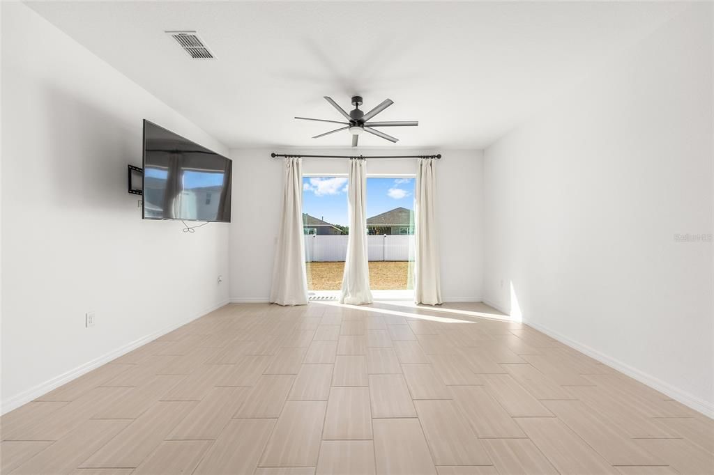 待售: $395,000 (4 贝兹, 2 浴室, 2409 平方英尺)