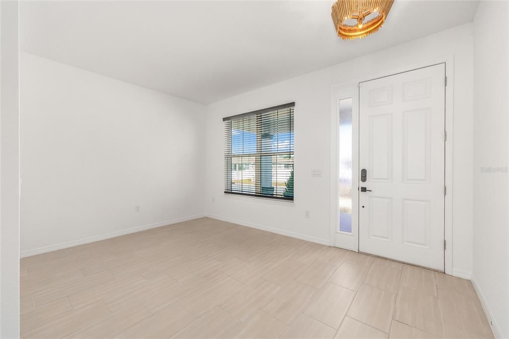 待售: $395,000 (4 贝兹, 2 浴室, 2409 平方英尺)