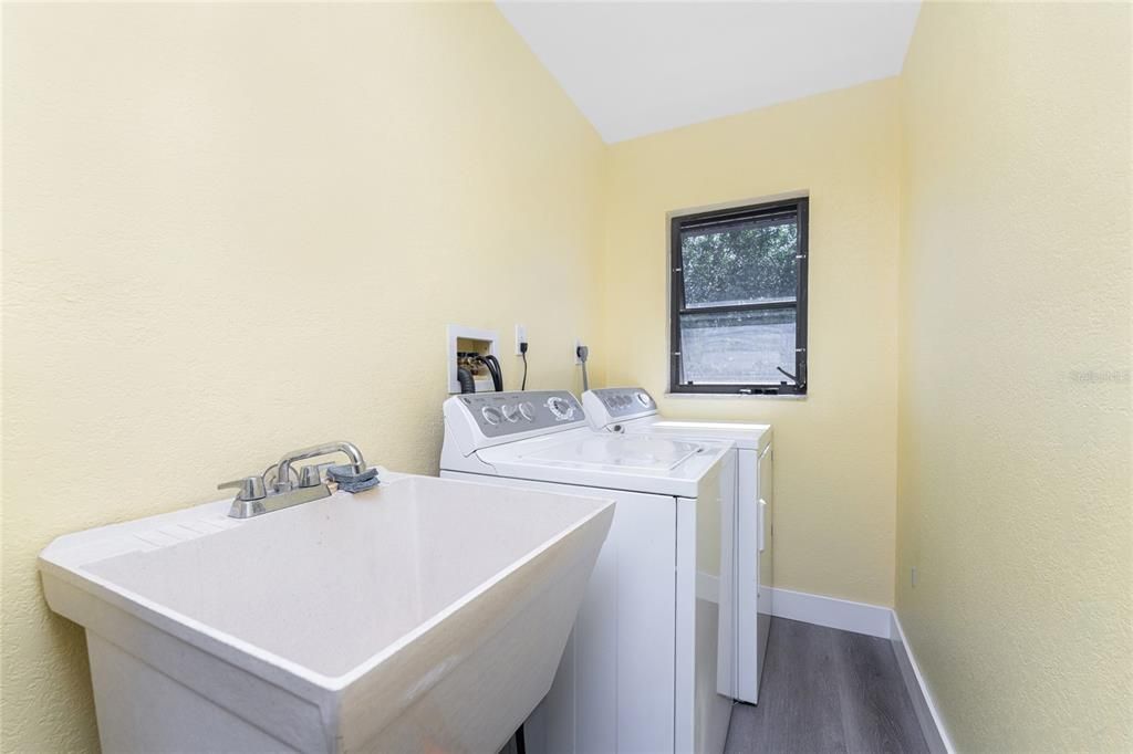 На продажу: $549,000 (3 спален, 2 ванн, 2293 Квадратных фут)