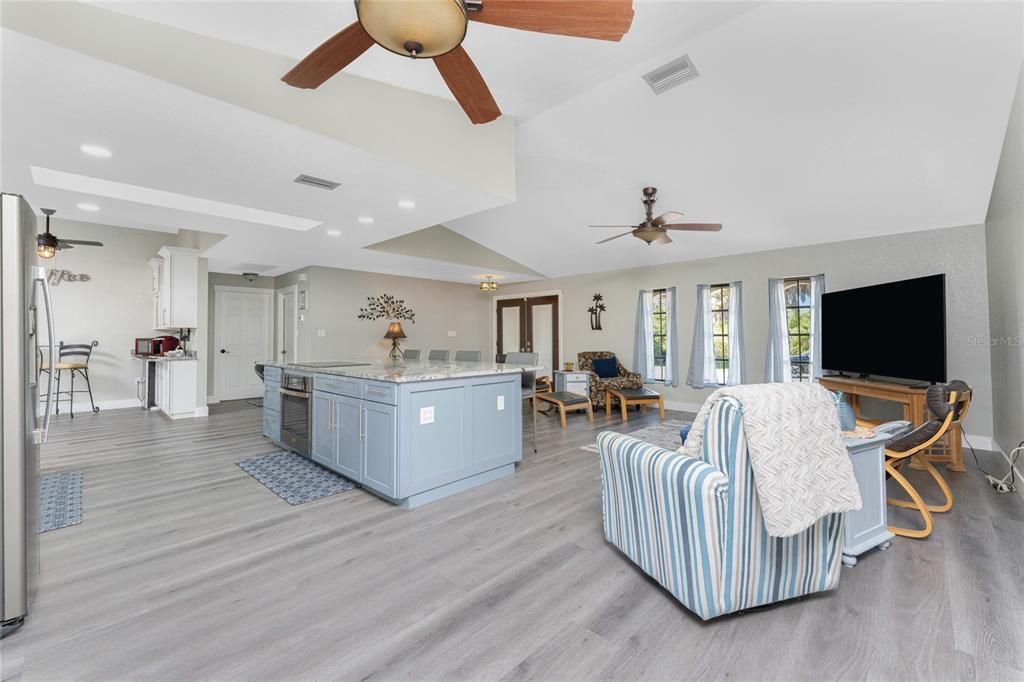 На продажу: $549,000 (3 спален, 2 ванн, 2293 Квадратных фут)