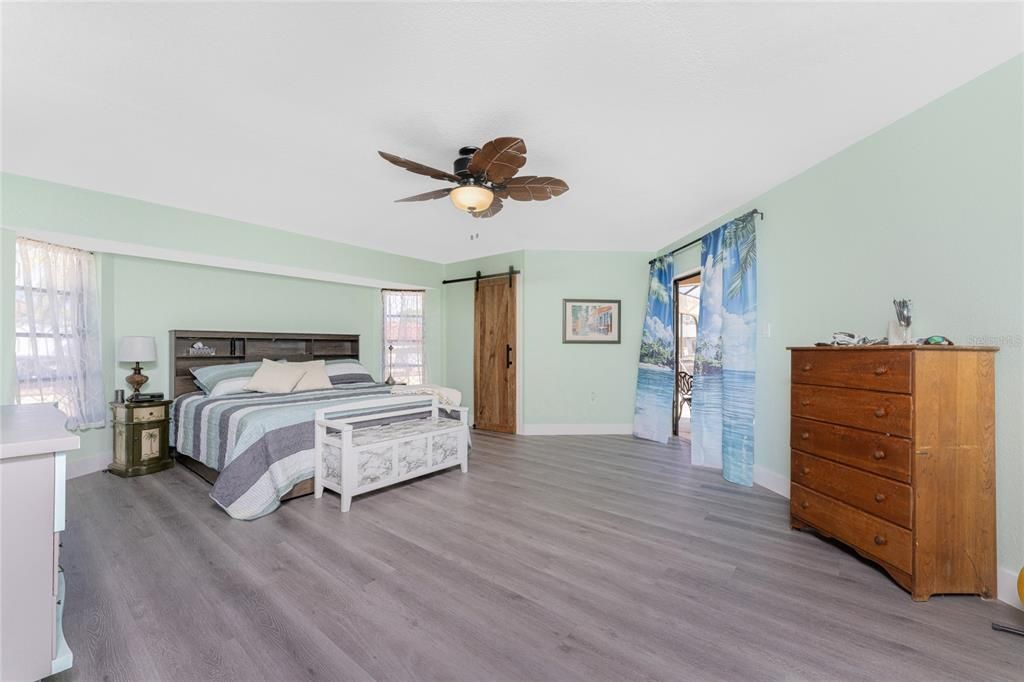 На продажу: $549,000 (3 спален, 2 ванн, 2293 Квадратных фут)