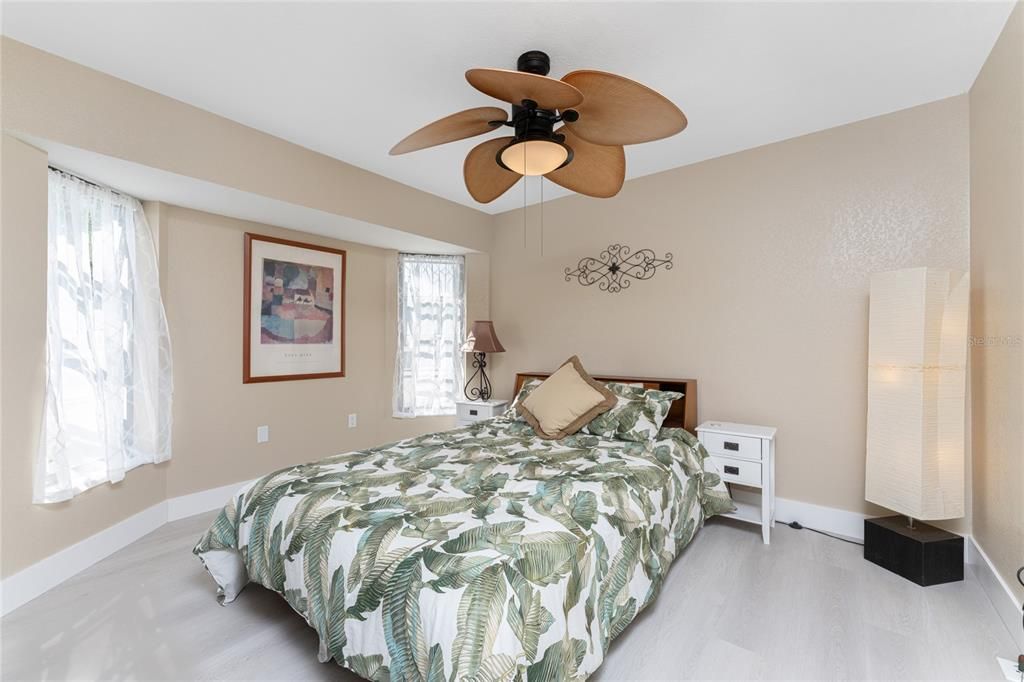 На продажу: $549,000 (3 спален, 2 ванн, 2293 Квадратных фут)